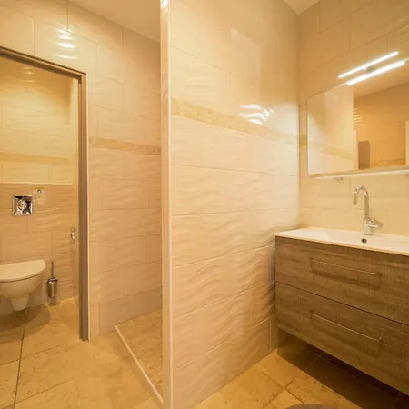 伯恩奥伯格酒店 3* 穆斯捷-圣玛丽