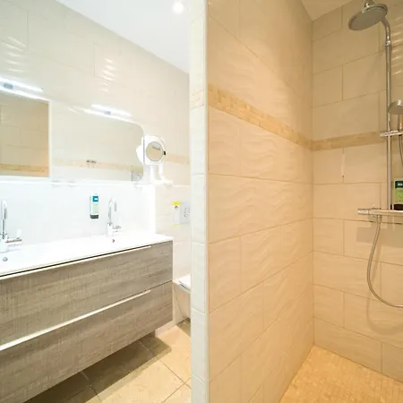 伯恩奥伯格酒店 3*